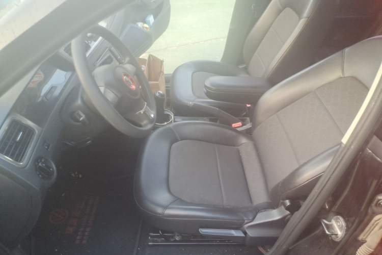 Used Volkswagen Santana 2013 1.6L Manual Comfort Edition Left Front Seat