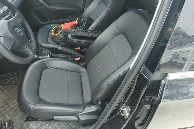 Used Volkswagen Santana 2013 1.6L Automatic Comfort Edition Left Front Seat