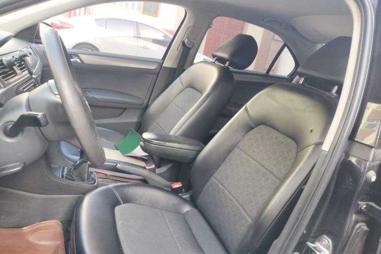 Used Volkswagen Santana 2013 1.4L Manual Comfort Edition Left Front Seat