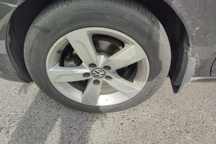 Used Volkswagen Santana 2013 1.6L Automatic Comfort Edition Left Front Wheel Hub
