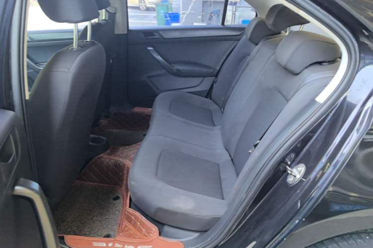 Used Volkswagen Santana 2013 1.6L Automatic Fashion Edition Left Rear Seat
