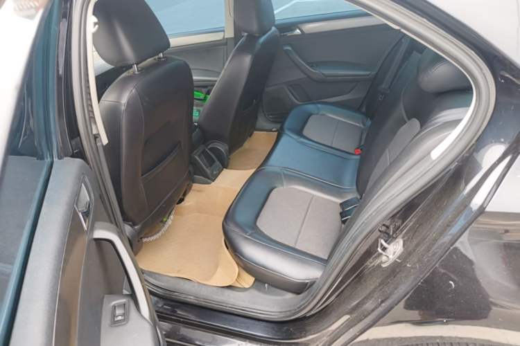 Used Volkswagen Santana 2013 1.6L Manual Comfort Edition Left Rear Seat