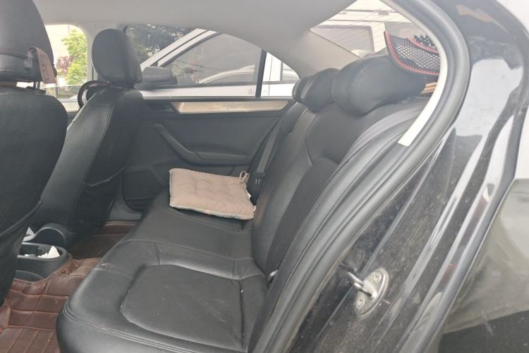 Used Volkswagen Santana 2013 1.6L Automatic Fashion Edition Left Rear Seat