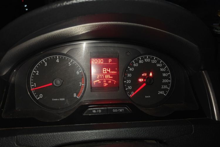 Used Volkswagen Santana 2013 1.6L Automatic Comfort Edition Odometer Close Up
