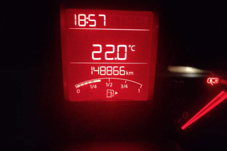 Used Volkswagen Santana 2013 1.4L Manual Fashion Edition Odometer Close Up