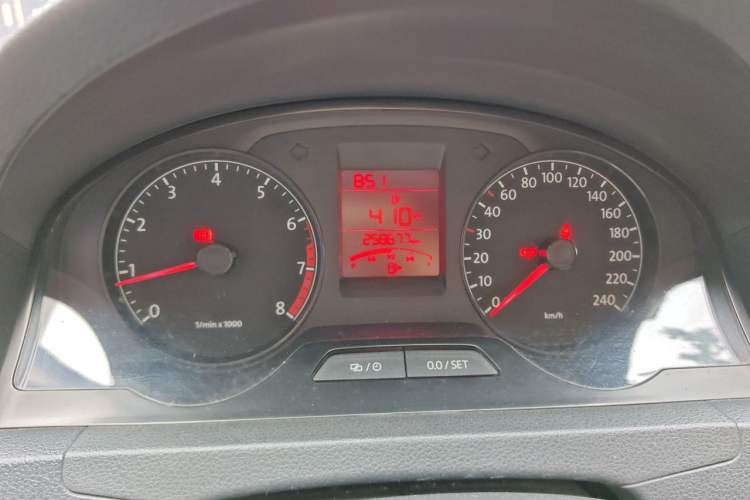 Used Volkswagen Santana 2013 1.6L Manual Comfort Edition Odometer Close Up
