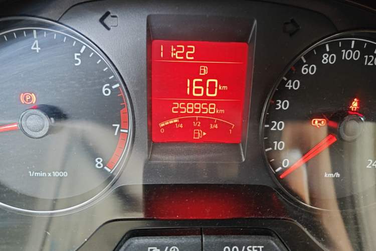 Used Volkswagen Santana 2013 1.6L Manual Comfort Edition Odometer Close Up