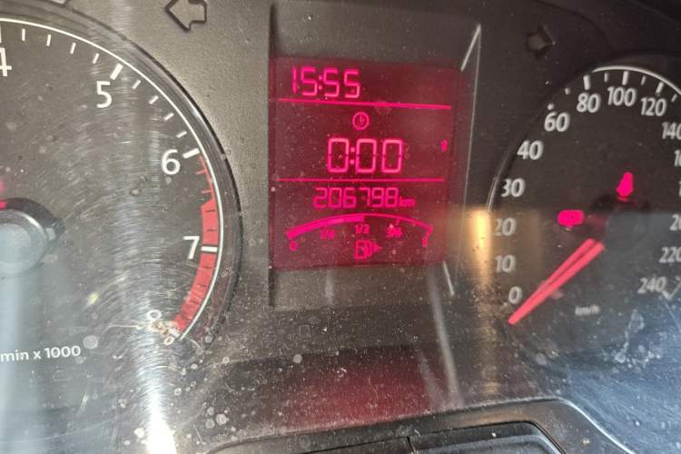 Used Volkswagen Santana 2013 1.6L Manual Comfort Edition Odometer Close Up