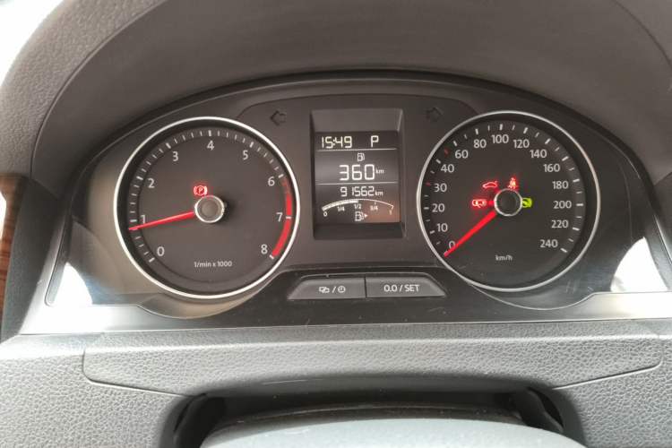 Used Volkswagen Santana 2013 1.6L Automatic Luxury Edition Odometer Close Up