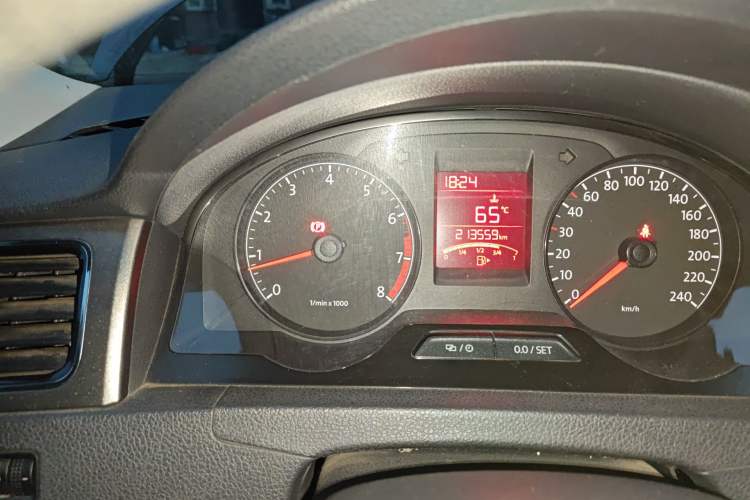 Used Volkswagen Santana 2013 1.4L Manual Comfort Edition Odometer Close Up