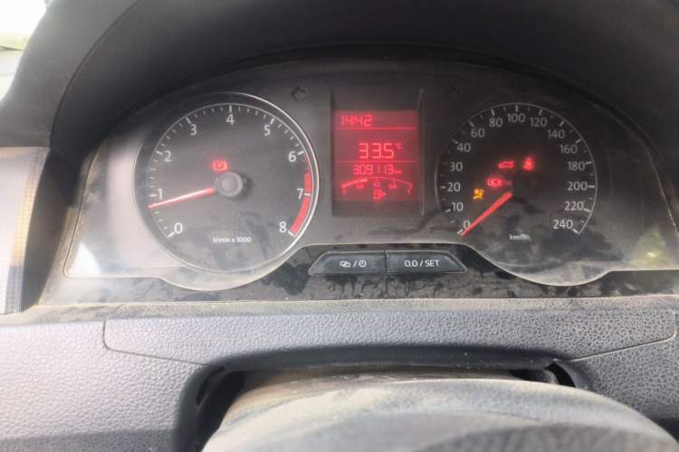 Used Volkswagen Santana 2013 1.6L Manual Fashion Edition Odometer Close Up