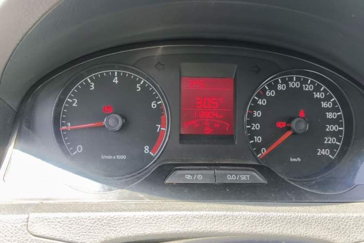 Used Volkswagen Santana 2013 1.6L Manual Fashion Edition Odometer Close Up