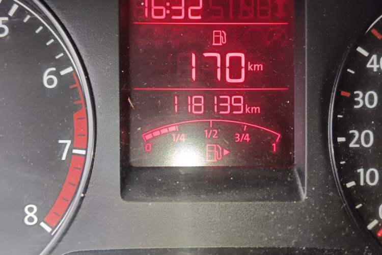 Used Volkswagen Santana 2013 1.6L Manual Comfort Edition Odometer Close Up
