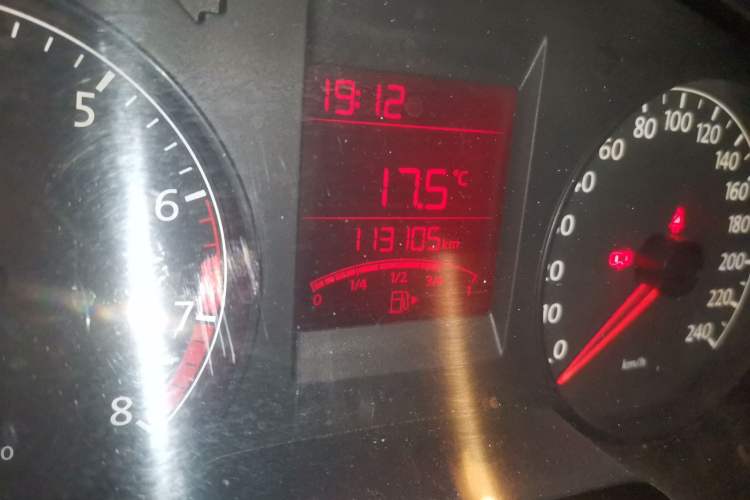 Used Volkswagen Santana 2013 1.6L Manual Fashion Edition Odometer Close Up