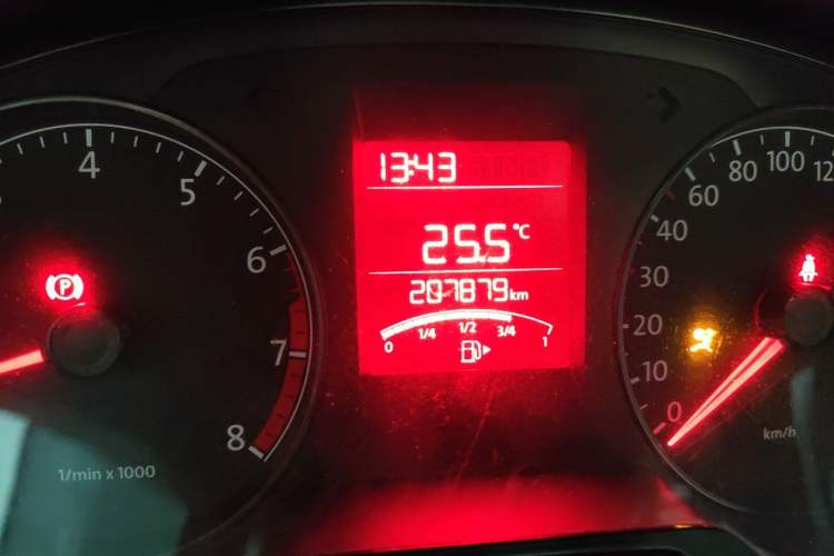 Used Volkswagen Santana 2013 1.6L Manual Fashion Edition Odometer Close Up