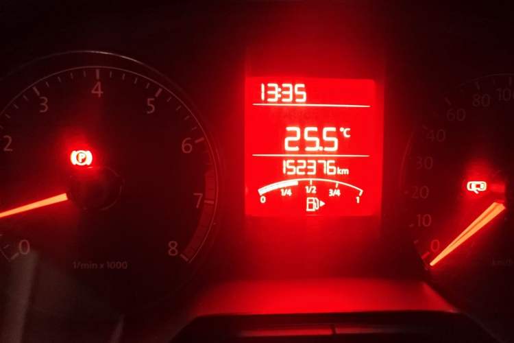 Used Volkswagen Santana 2013 1.6L Manual Fashion Edition Odometer Close Up