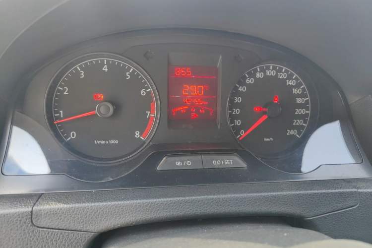 Used Volkswagen Santana 2013 1.6L Manual Fashion Edition Odometer Close Up