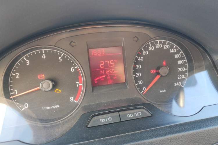 Used Volkswagen Santana 2013 1.6L Manual Fashion Edition Odometer Close Up