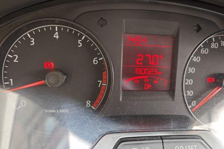 Used Volkswagen Santana 2013 1.6L Manual Fashion Edition Odometer Close Up
