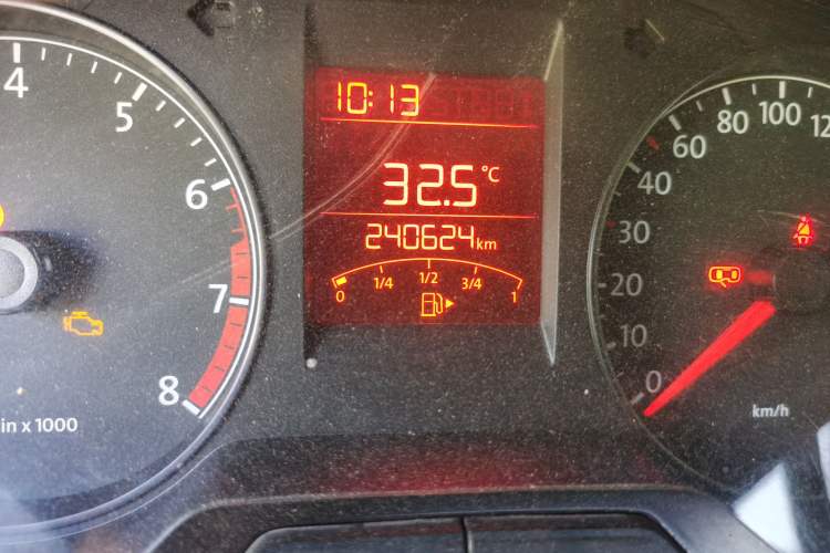 Used Volkswagen Santana 2013 1.4L Manual Fashion Edition Odometer Close Up