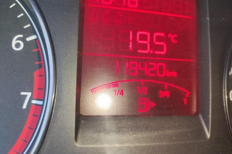 Used Volkswagen Santana 2013 1.6L Manual Fashion Edition Odometer Close Up