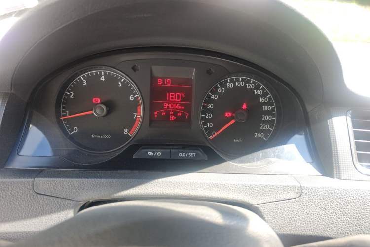Used Volkswagen Santana 2013 1.6L Manual Fashion Edition Odometer Close Up