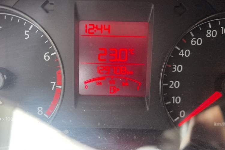 Used Volkswagen Santana 2013 1.6L Manual Fashion Edition Odometer Close Up