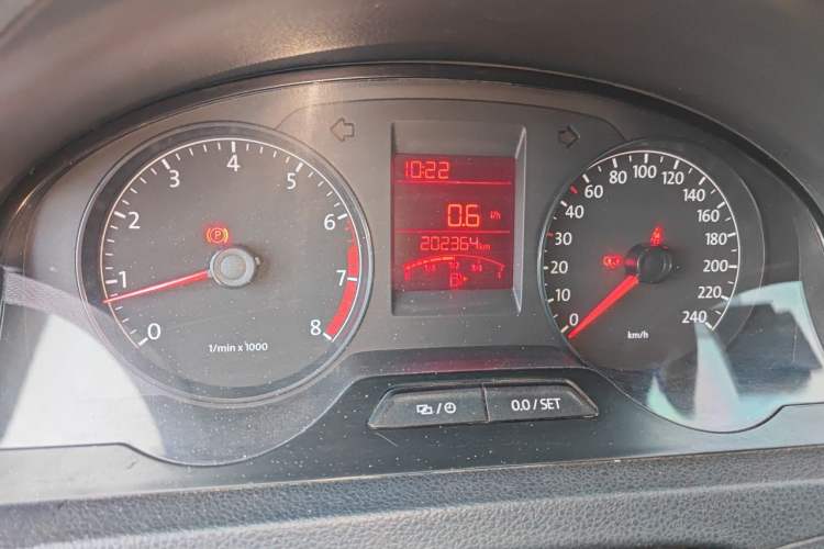 Used Volkswagen Santana 2013 1.6L Manual Comfort Edition Odometer Close Up