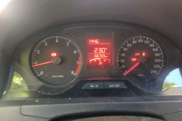 Used Volkswagen Santana 2013 1.6L Manual Comfort Edition Odometer Close Up