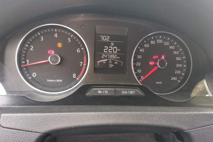 Used Volkswagen Santana 2013 1.6L Manual Luxury Edition Odometer Close Up