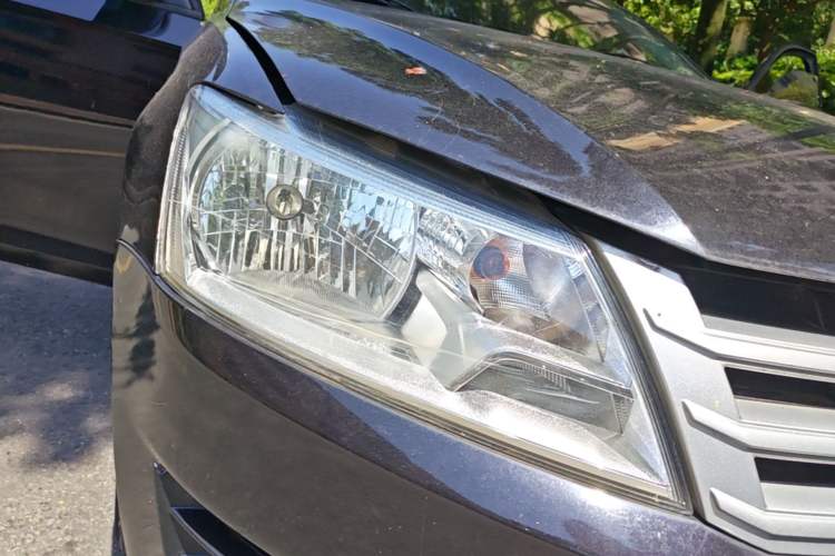 Used Volkswagen Santana 2013 1.6L Manual Fashion Edition Right Front Headlight