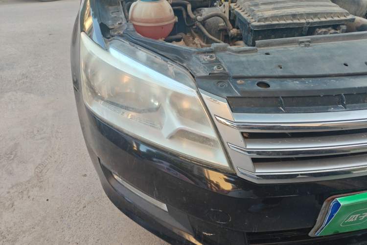 Used Volkswagen Santana 2013 1.6L Manual Comfort Edition Right Front Headlight