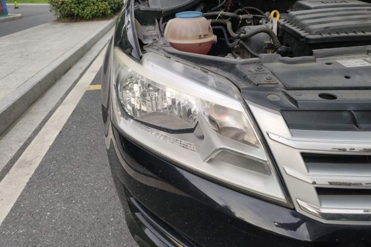 Used Volkswagen Santana 2013 1.6L Manual Fashion Edition Right Front Headlight