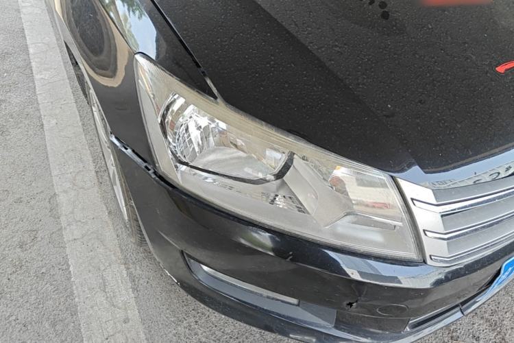 Used Volkswagen Santana 2013 1.6L Manual Comfort Edition Right Front Headlight