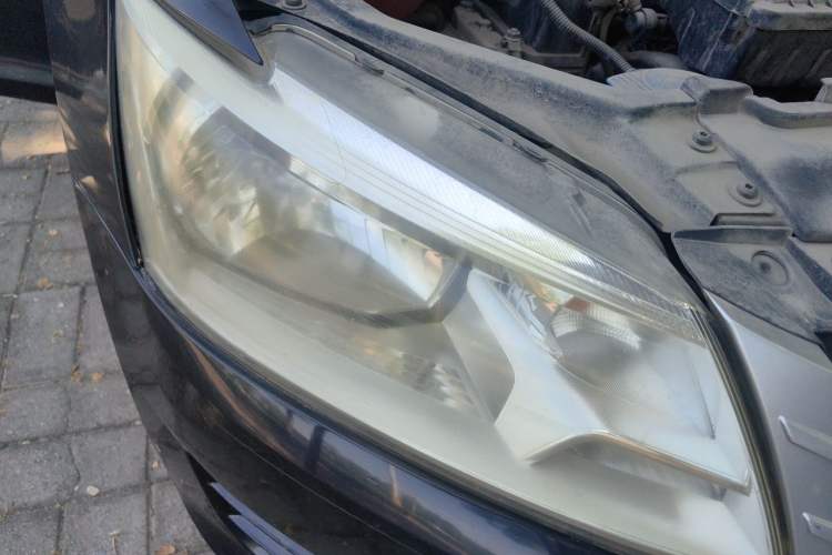 Used Volkswagen Santana 2013 1.4L Manual Fashion Edition Right Front Headlight