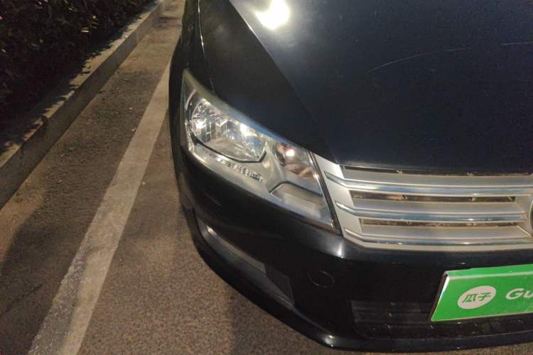 Used Volkswagen Santana 2013 1.6L Manual Comfort Edition Right Front Headlight
