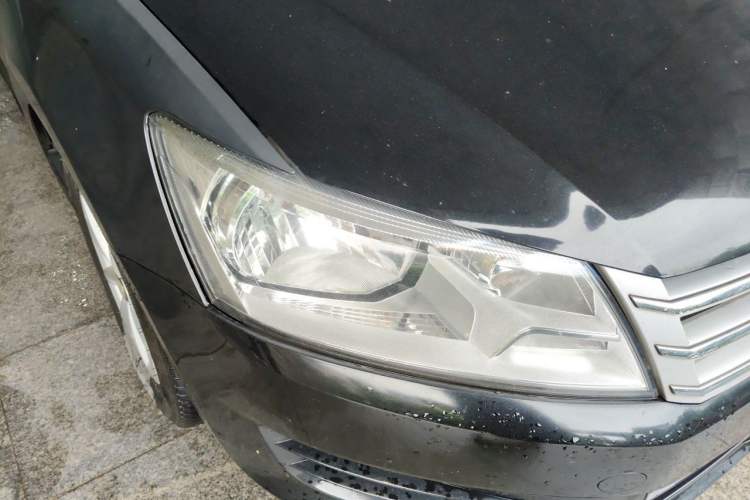 Used Volkswagen Santana 2013 1.6L Manual Fashion Edition Right Front Headlight