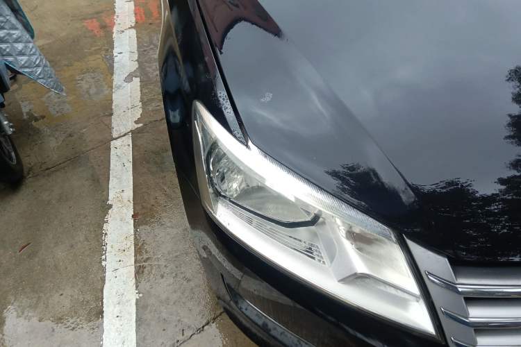 Used Volkswagen Santana 2013 1.6L Automatic Comfort Edition Right Front Headlight
