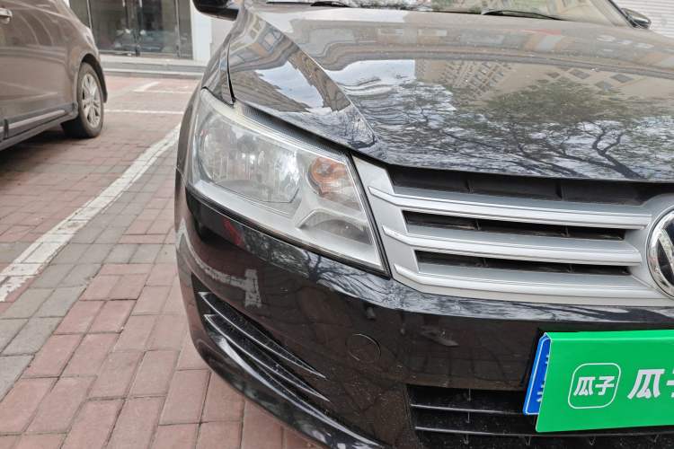 Used Volkswagen Santana 2013 1.6L Manual Fashion Edition Right Front Headlight
