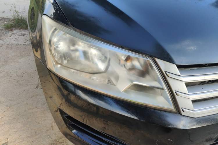 Used Volkswagen Santana 2013 1.6L Manual Fashion Edition Right Front Headlight