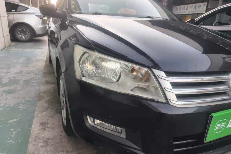 Used Volkswagen Santana 2013 1.4L Manual Comfort Edition Right Front Headlight