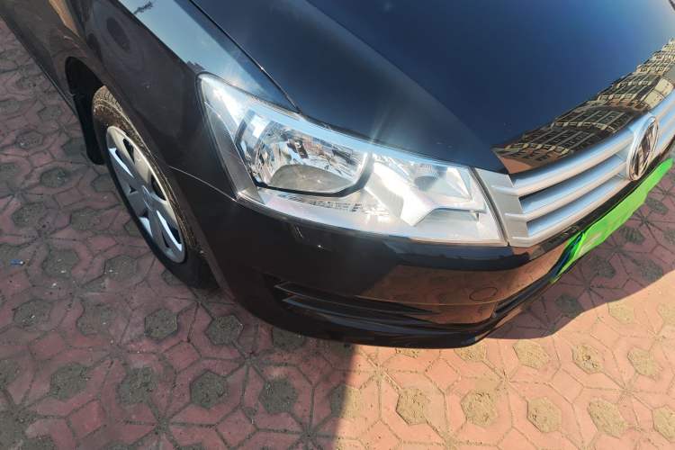 Used Volkswagen Santana 2013 1.4L Manual Fashion Edition Right Front Headlight