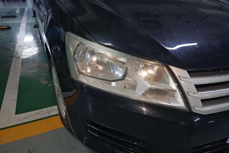 Used Volkswagen Santana 2013 1.6L Manual Fashion Edition Right Front Headlight