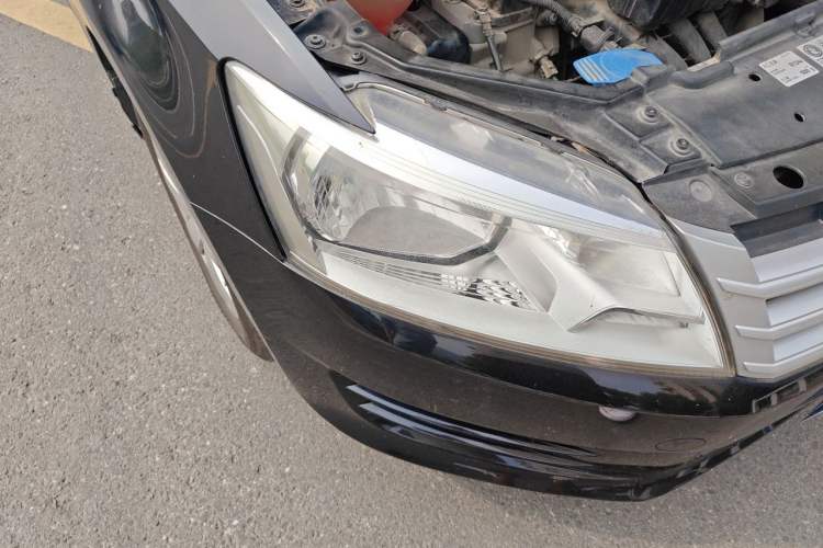 Used Volkswagen Santana 2013 1.6L Manual Fashion Edition Right Front Headlight
