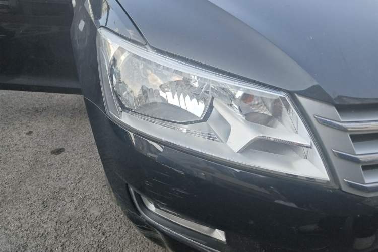 Used Volkswagen Santana 2013 1.6L Manual Luxury Edition Right Front Headlight