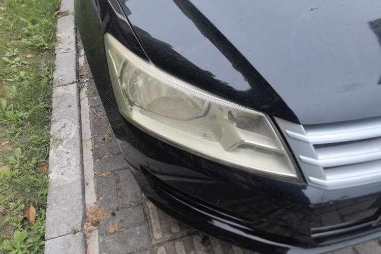 Used Volkswagen Santana 2013 1.6L Manual Fashion Edition Right Front Headlight