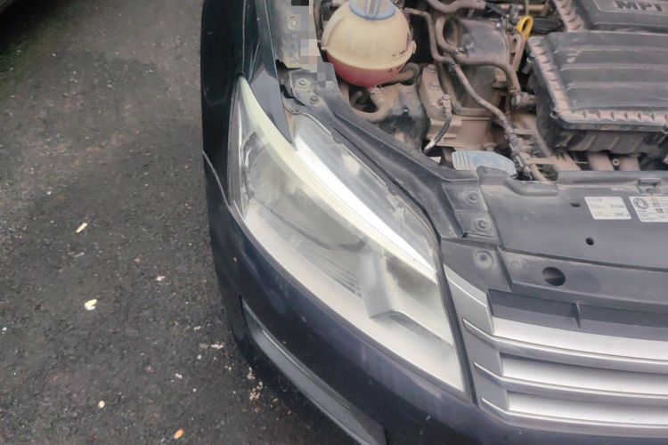 Used Volkswagen Santana 2013 1.6L Manual Comfort Edition Right Front Headlight
