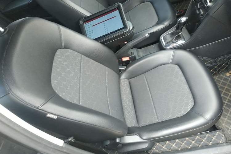 Used Volkswagen Santana 2013 1.6L Automatic Comfort Edition Right Front Seat