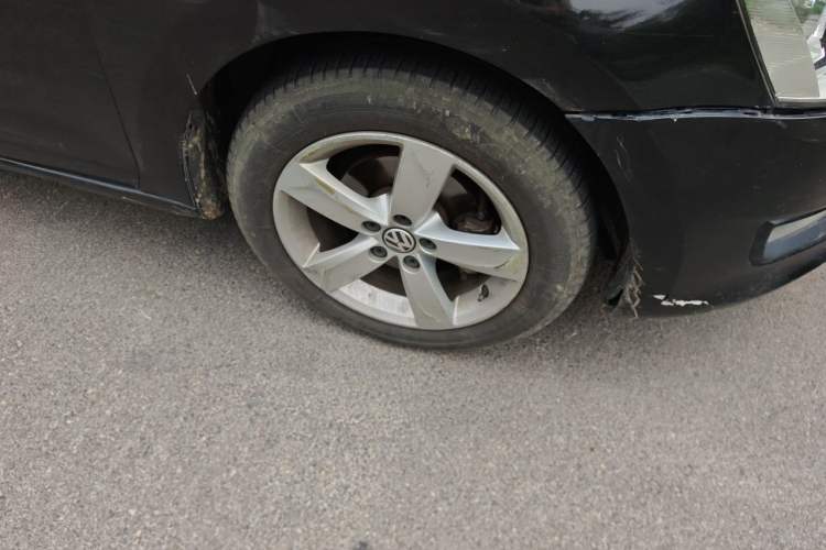 Used Volkswagen Santana 2013 1.6L Manual Comfort Edition Right Front Wheel Hub