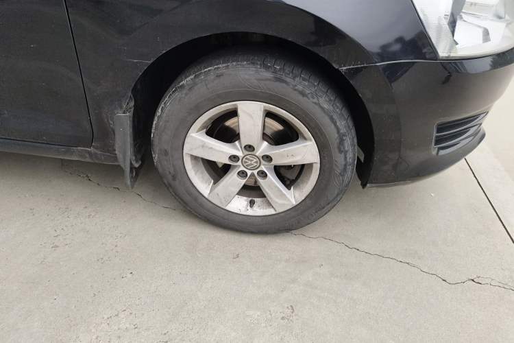 Used Volkswagen Santana 2013 1.4L Manual Fashion Edition Right Front Wheel Hub